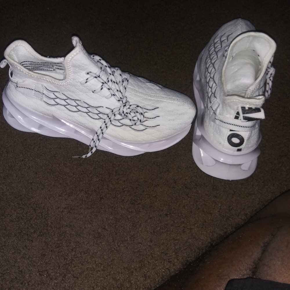Shoes - Picture 4 of 4